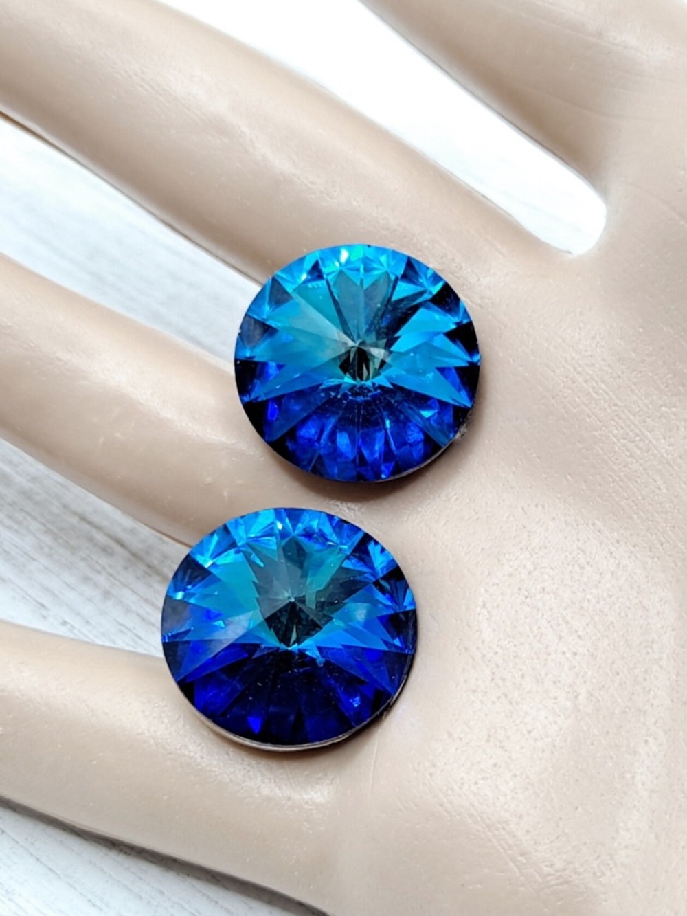 Vintage Weiss Vivid Blue Round Crystal Clip-On Earrings - Picture 5 of 10